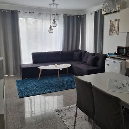 апартамент под наем Apartment *